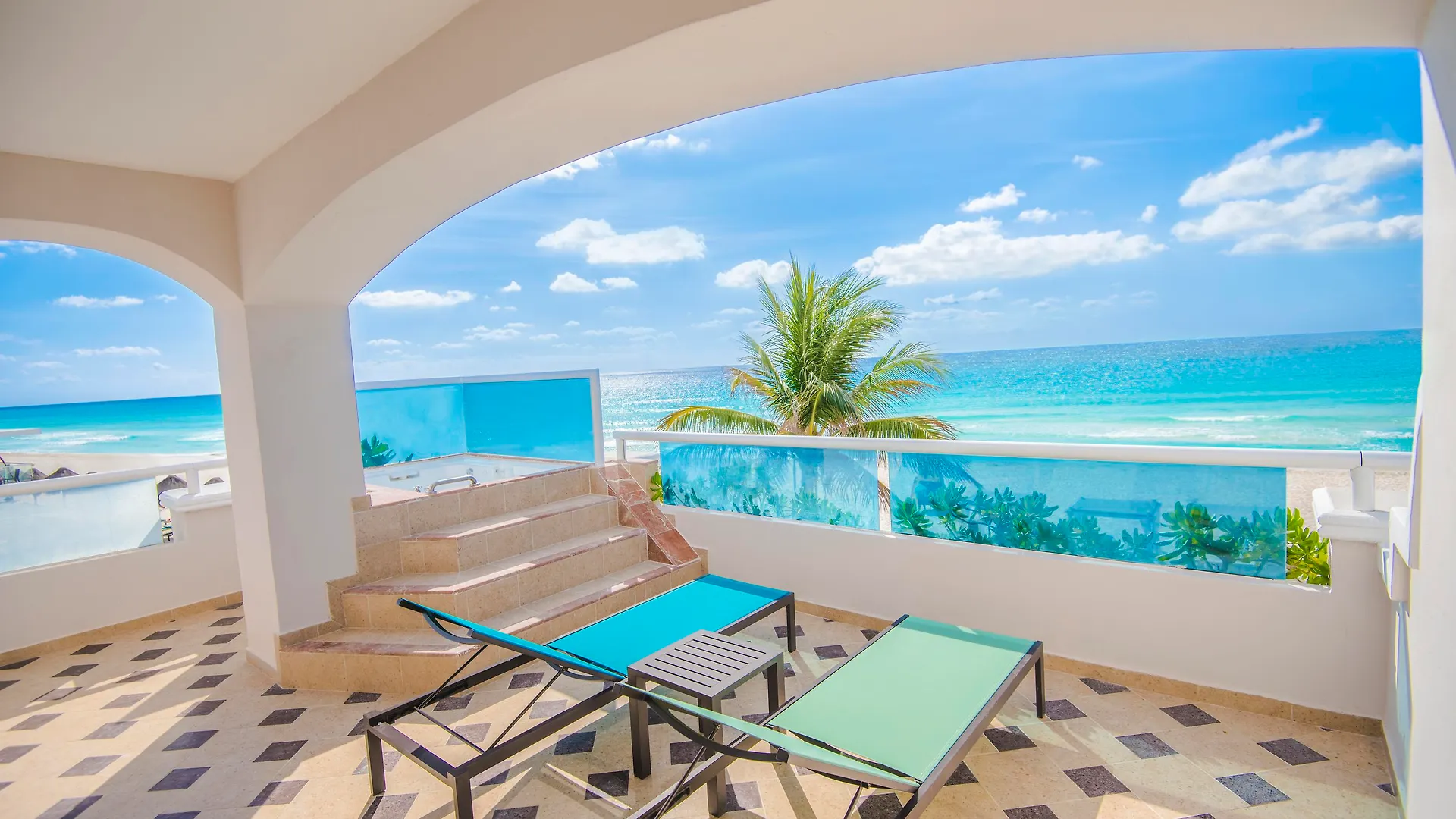 Wyndham Alltra Cancun All Inclusive Resort