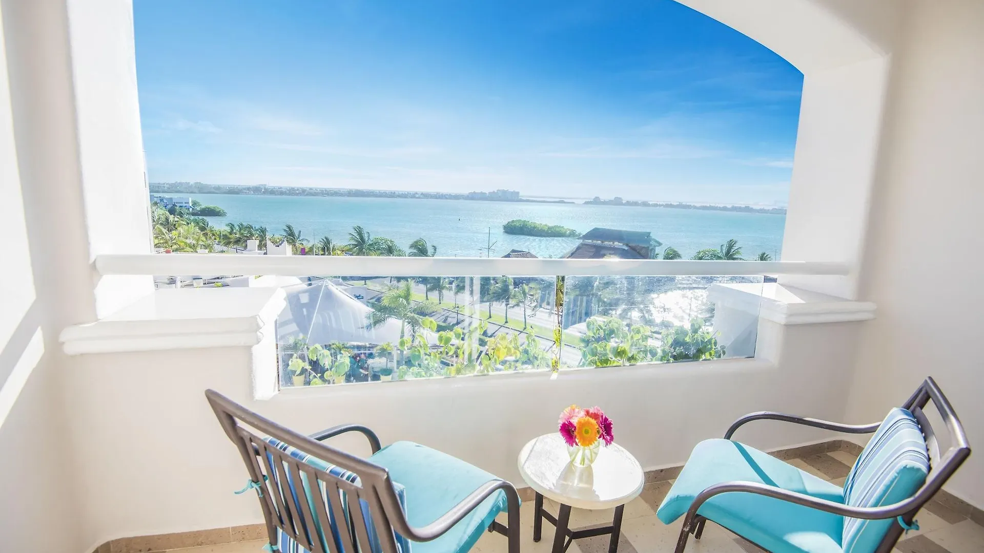 Wyndham Alltra Cancun All Inclusive Resort