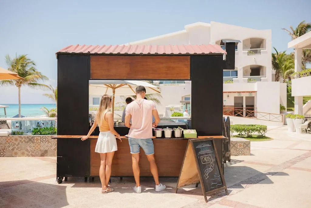 Wyndham Alltra Cancun All Inclusive Resort
