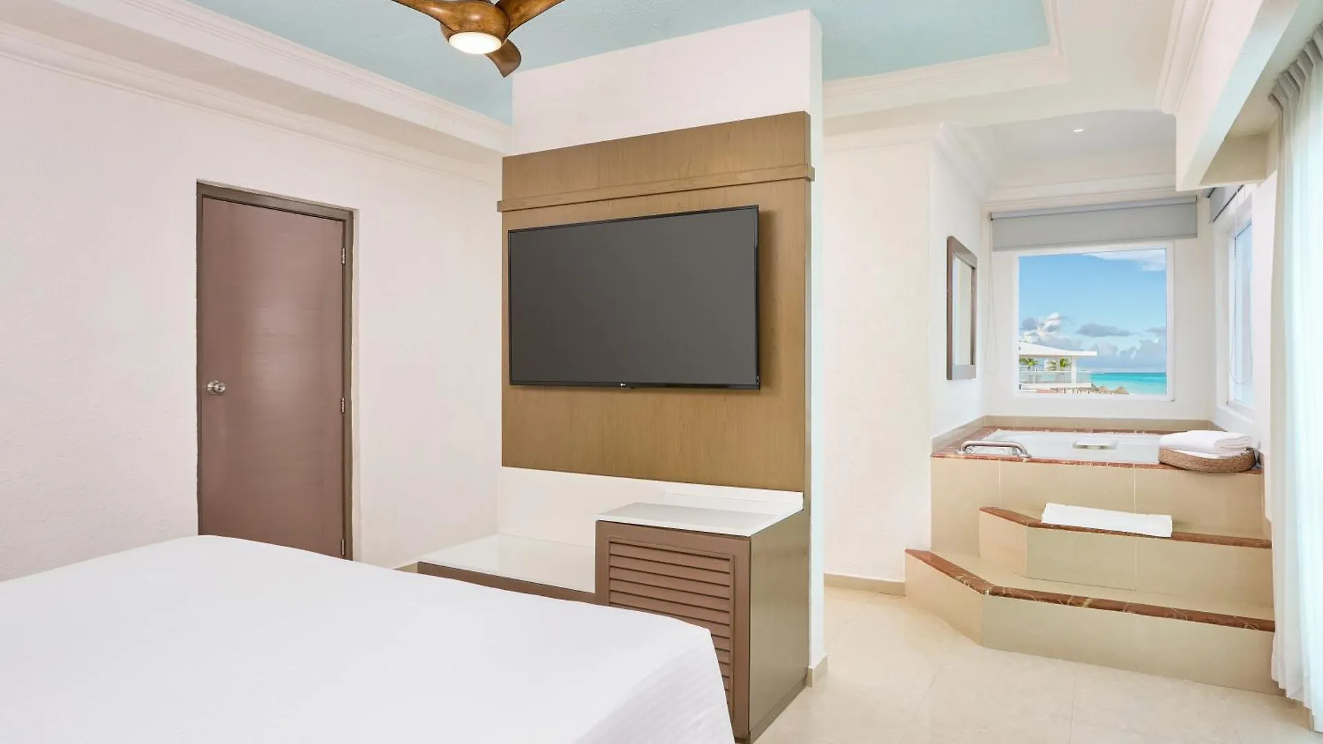 Sunscape Cancun All-Inclusive Resort & Spa