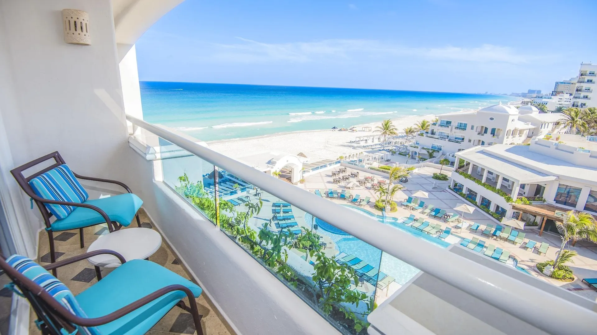 Wyndham Alltra Cancun All Inclusive Resort