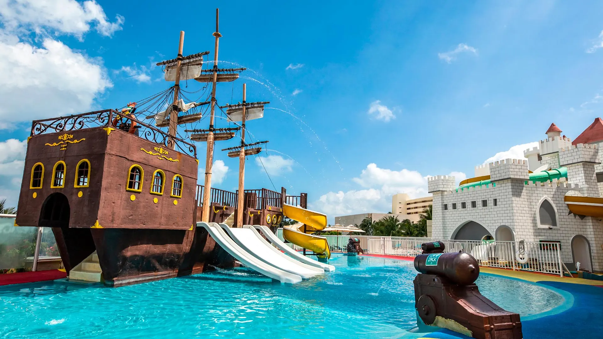 Wyndham Alltra Cancun All Inclusive Resort