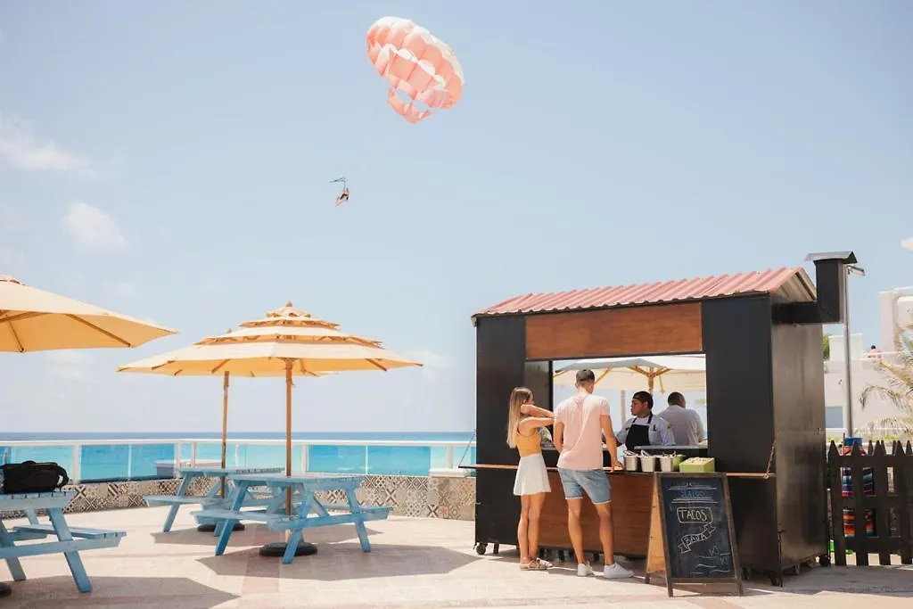 Wyndham Alltra Cancun All Inclusive Resort Messico